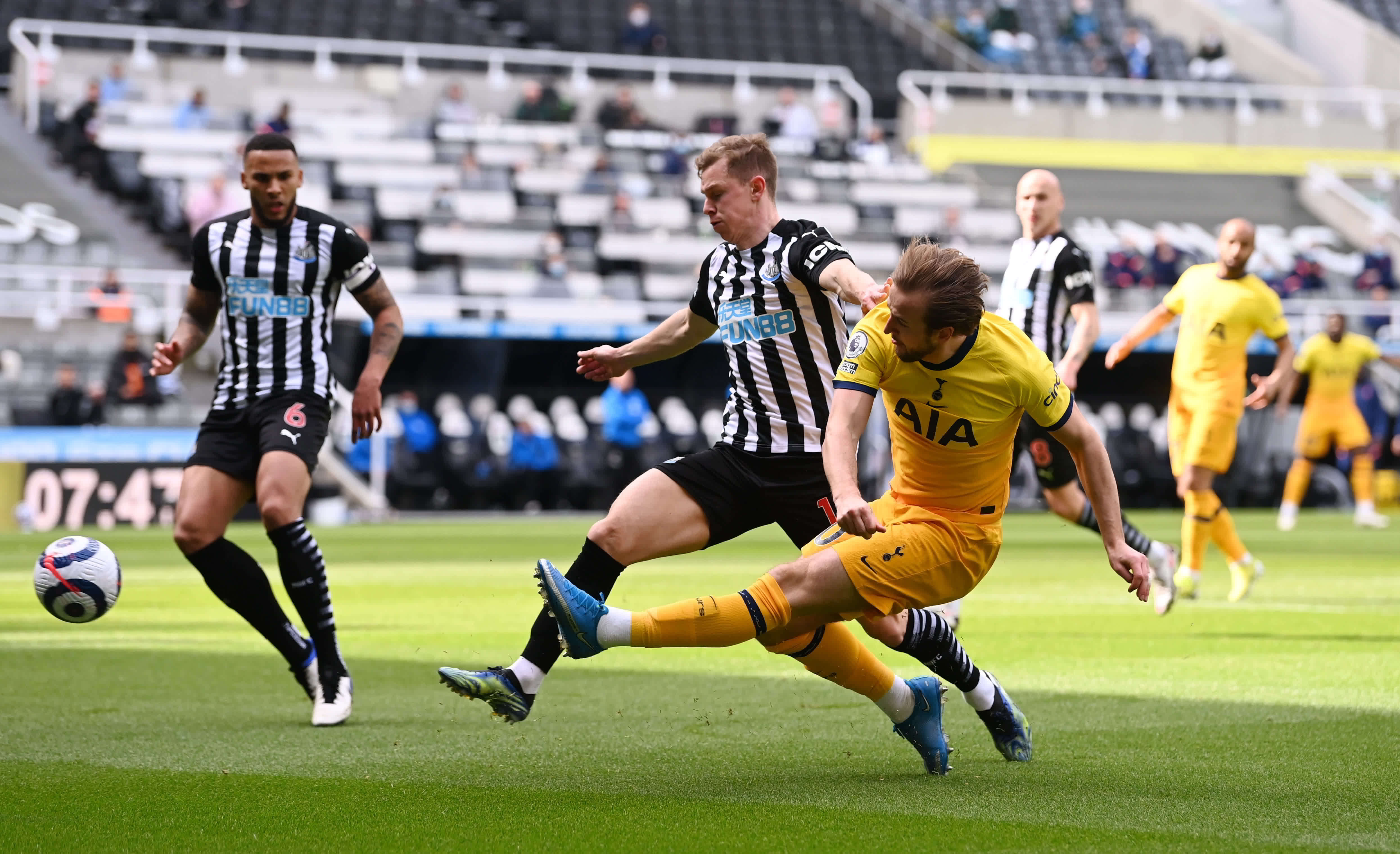 目光引向他 目光引向他